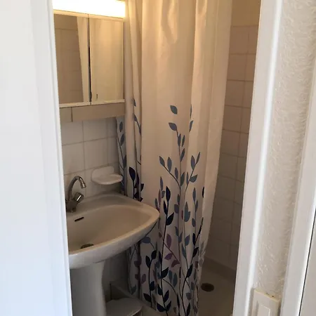 Apartment Calme A Giens , 2 Pas Du Port Et Des Plages