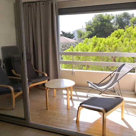 Apartment Calme A Giens , 2 Pas Du Port Et Des Plages